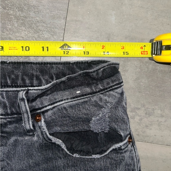 Abercrombie & Fitch High Rise 9” Bermuda Shorts Distressed Size 28 - Picture 8 of 9